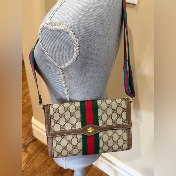 Gucci Handbags - Gucci Vintage GG Sherri Accessories Line Pouch w/unbranded strap